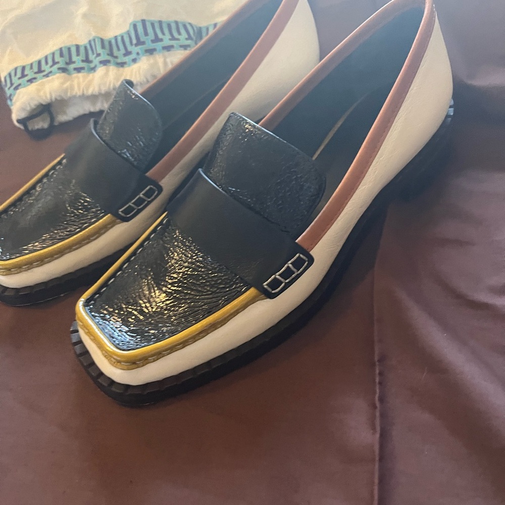 Tory Burch Woman’s Black Patent Loafers with Yellow and White Accents - Picture 10 of 10